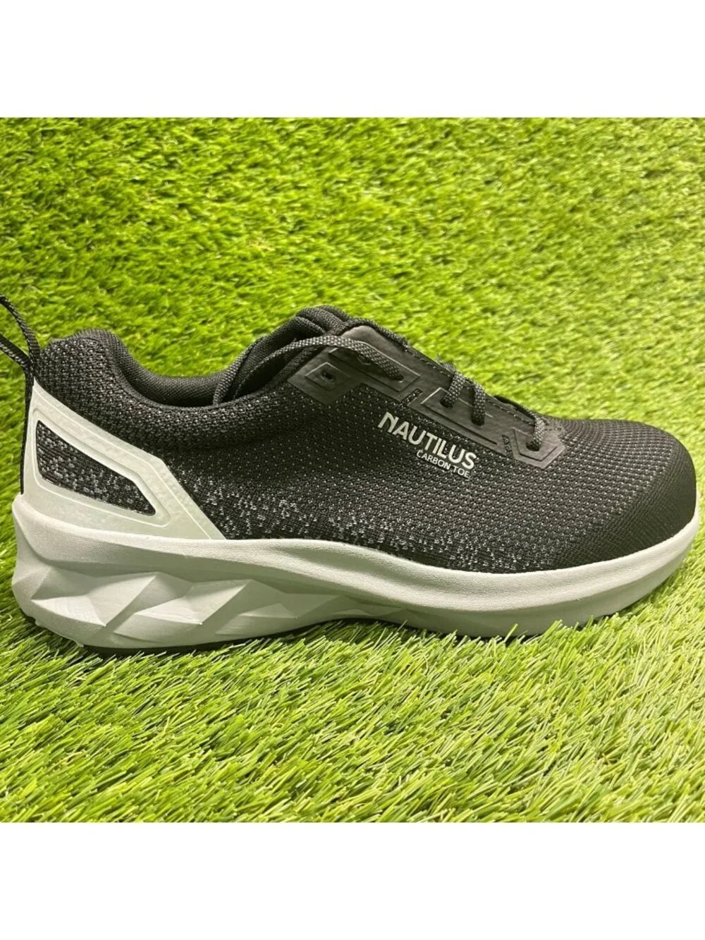 Nautilus Springwater Mens Size 11EE Black Gray Carbon Toe Safety Work Shoes